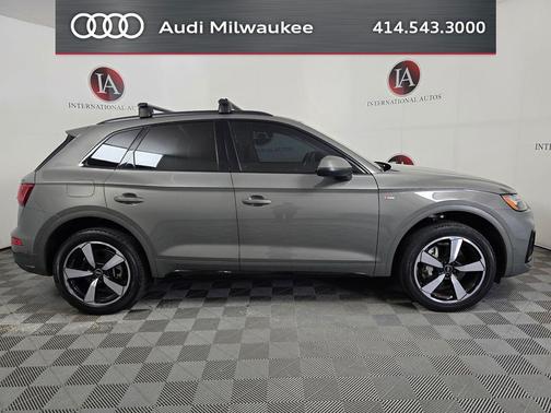 Chronos Gray Metallic 2023 Audi Q5 45 S line Premium Plus