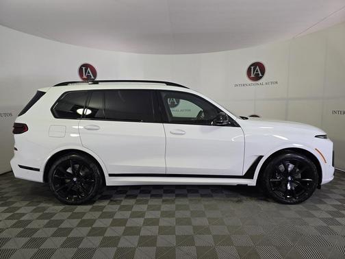 2026 BMW X7 M60i