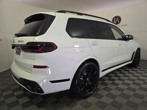 2026 BMW X7 M60i