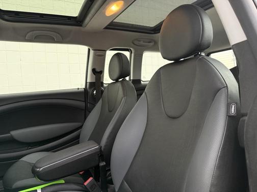 2008 MINI Cooper Clubman Base