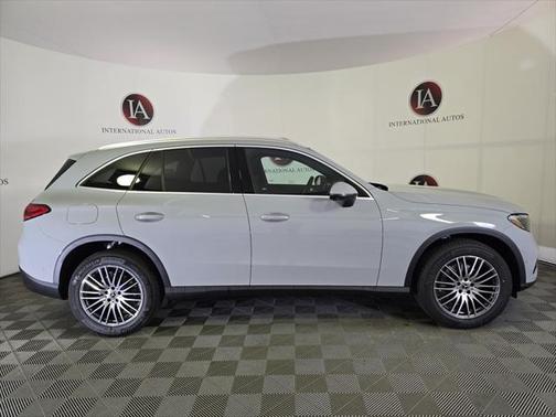 2025 Mercedes-Benz GLC 300 4MATIC
