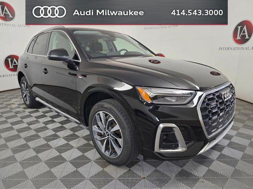 Mythos Black Metallic 2023 Audi Q5 45 S line Premium