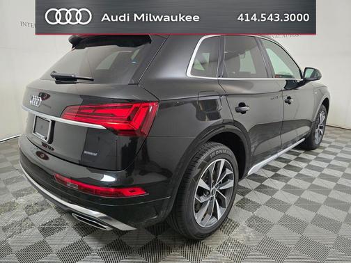 Mythos Black Metallic 2023 Audi Q5 45 S line Premium