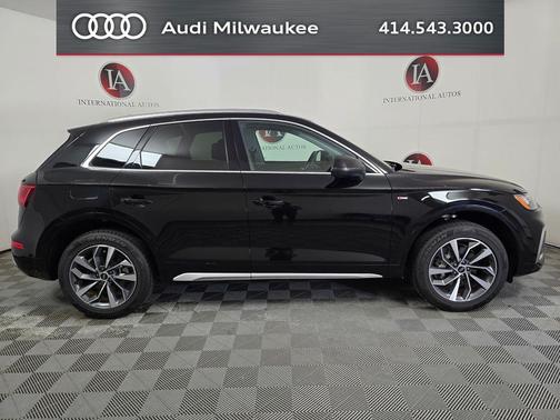 Mythos Black Metallic 2023 Audi Q5 45 S line Premium