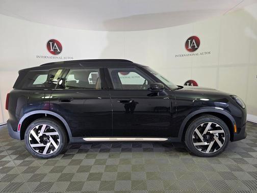 Midnight Black II Metallic 2026 MINI Countryman Cooper S ALL4