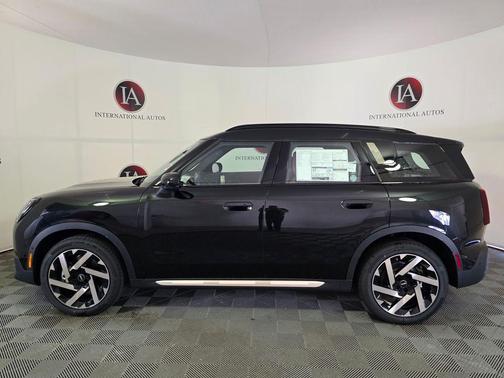 Midnight Black II Metallic 2026 MINI Countryman Cooper S ALL4