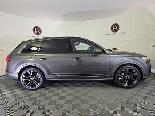 2025 Audi Q7 55 Premium Plus