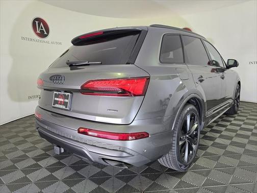 2025 Audi Q7 55 Premium Plus