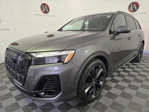 2025 Audi Q7 55 Premium Plus