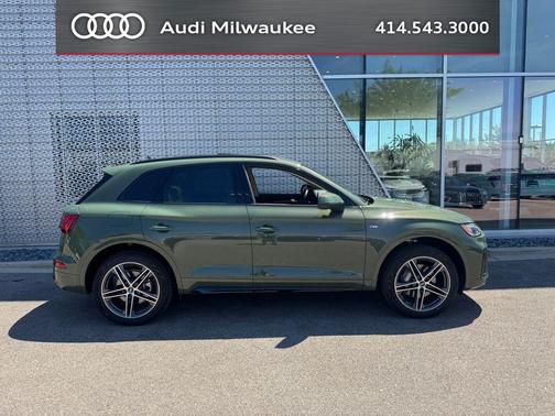 District Green Metallic 2023 Audi Q5 e 55 S line Premium Plus
