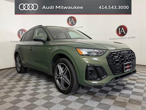 District Green Metallic 2023 Audi Q5 e 55 S line Premium Plus
