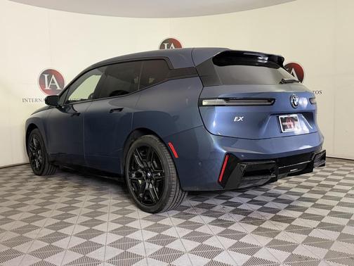 2026 BMW iX xDrive45