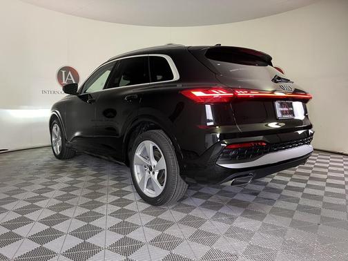 2025 Audi Q5 Prestige TFSI quattro S tronic