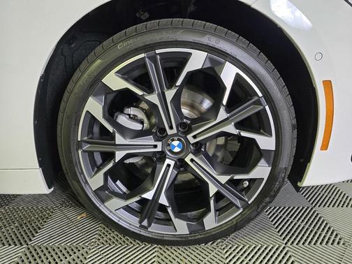 2025 BMW 230 i xDrive