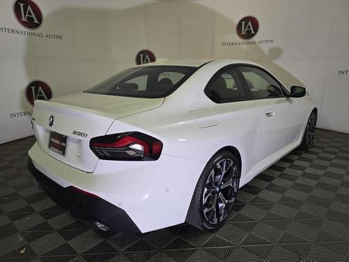 2025 BMW 230 i xDrive