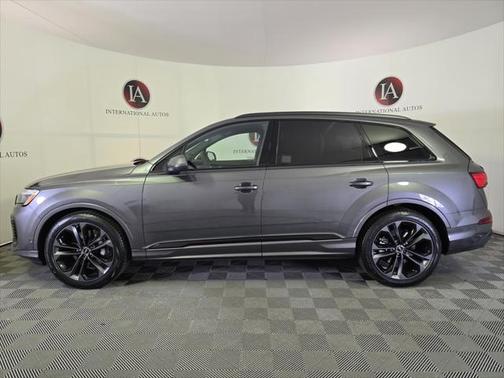 2025 Audi Q7 55 Premium Plus
