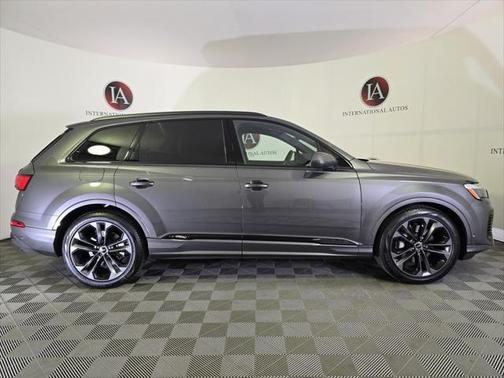 2025 Audi Q7 55 Premium Plus
