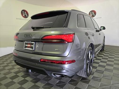 2025 Audi Q7 55 Premium Plus