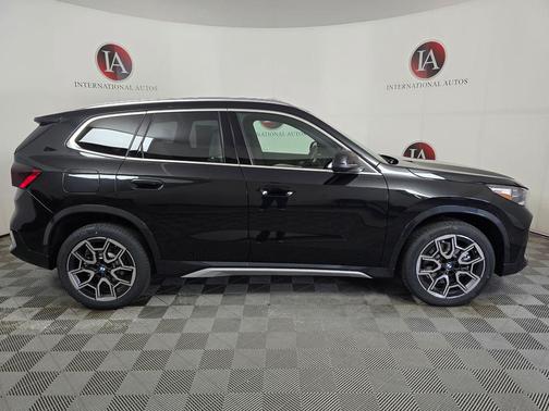 Black Sapphire Metallic 2026 BMW X1 xDrive28i