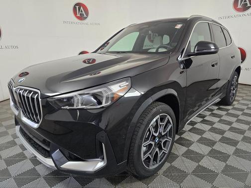 Black Sapphire Metallic 2026 BMW X1 xDrive28i