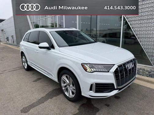 Glacier White Metallic 2023 Audi Q7 55 Premium