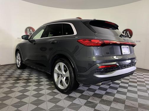 2025 Audi Q5 Prestige TFSI quattro S tronic