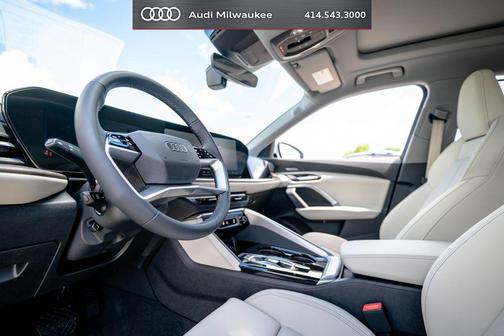 Glacier White Metallic 2026 Audi Q5 Prestige TFSI quattro S tronic
