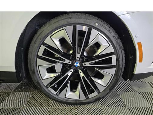 2025 BMW 530 i xDrive