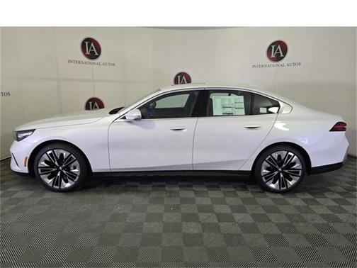 2025 BMW 530 i xDrive