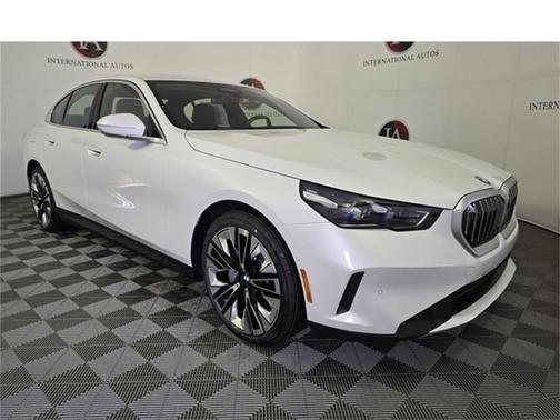 2025 BMW 530 i xDrive