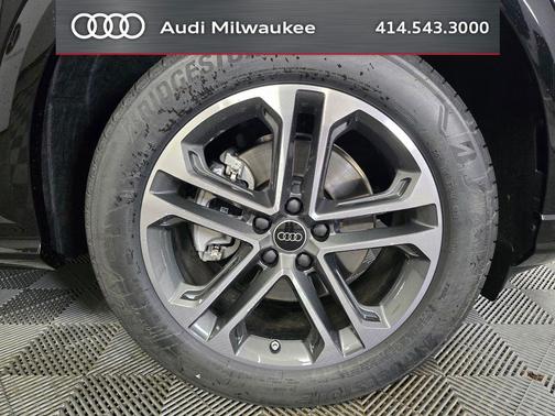 Mythos Black Metallic 2026 Audi Q5 Premium TFSI quattro S tronic