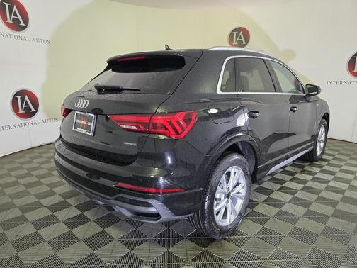 2025 Audi Q3 Premium 45 TFSI S line quattro Tiptronic
