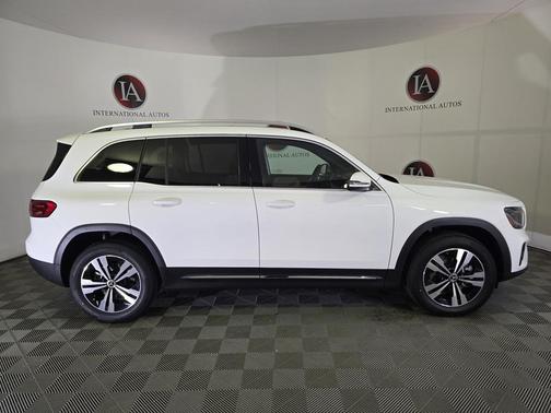 2025 Mercedes-Benz GLB 250 4MATIC