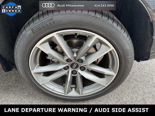 2022 Audi Q3 45 S line Premium