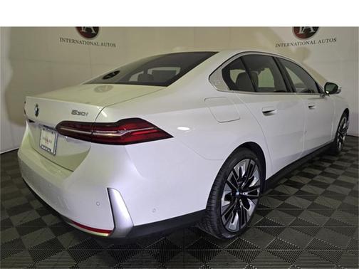 2025 BMW 530 i xDrive