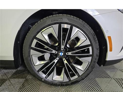 2025 BMW 530 i xDrive