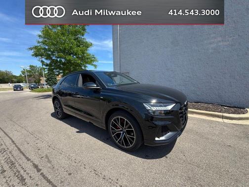 Mythos Black Metallic 2023 Audi Q8 55 Premium Plus
