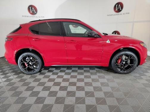 2024 Alfa Romeo Stelvio Quadrifoglio
