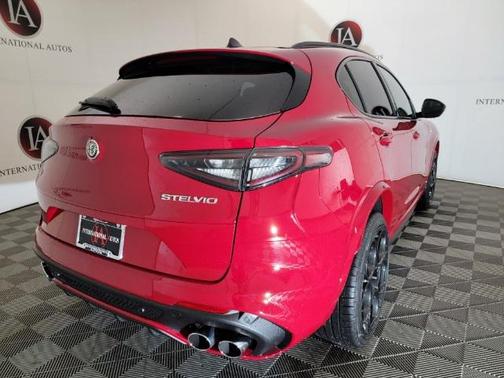 2024 Alfa Romeo Stelvio Quadrifoglio