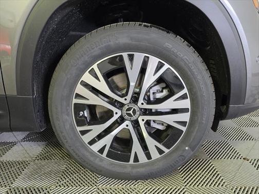 2025 Mercedes-Benz GLB 250 4MATIC