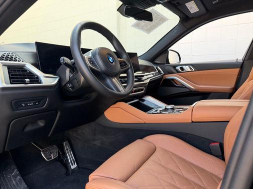 2025 BMW X6 xDrive40i