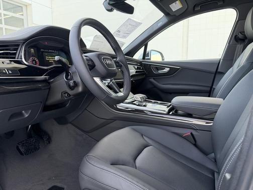 2026 Audi Q7 55 Premium Plus