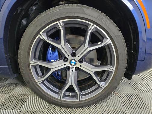 Phytonic Blue Metallic 2022 BMW X5 xDrive40i