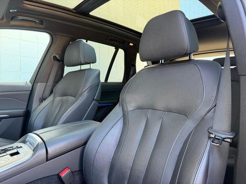 Phytonic Blue Metallic 2022 BMW X5 xDrive40i