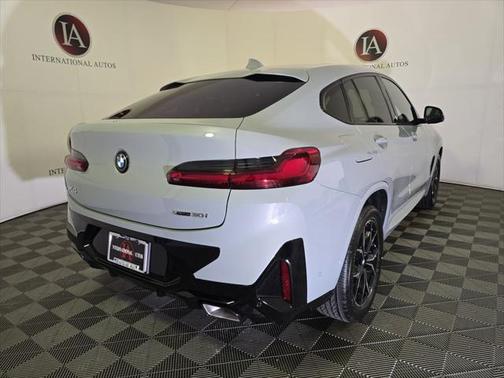 2025 BMW X4 xDrive30i