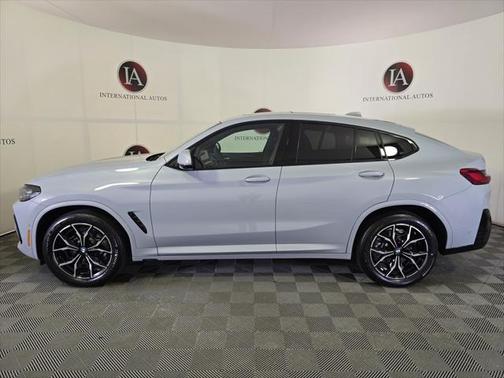 2025 BMW X4 xDrive30i
