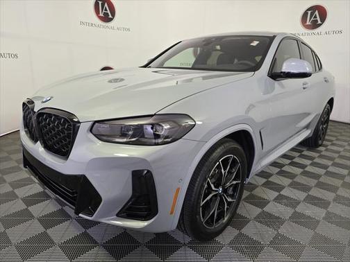 2025 BMW X4 xDrive30i