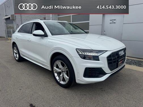 Carrara White 2023 Audi Q8 55 Premium