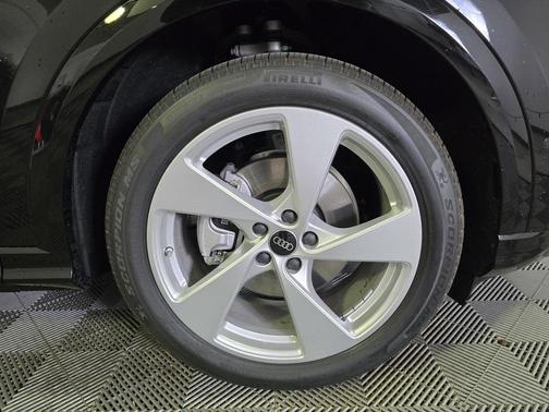 2025 Audi Q5 Prestige TFSI quattro S tronic