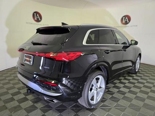 2025 Audi Q5 Prestige TFSI quattro S tronic